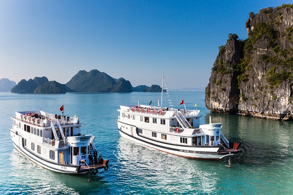 HA LONG BAY 2 DAY 1 NIGHT ON CRUISE 